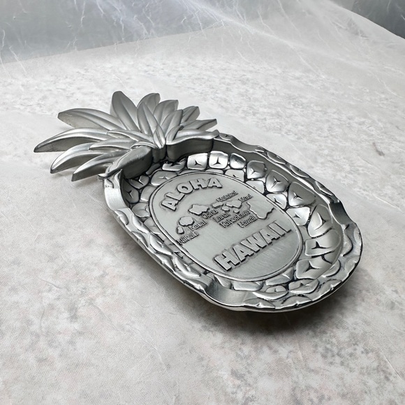 Pineapple Shape Silver Metal Aloha Ashtray w/ State of Hawaii Engraving - Picture 10 of 15